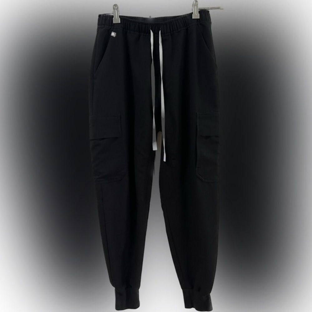 Figs jogger/cargo scrub pants. Men’s small/short.